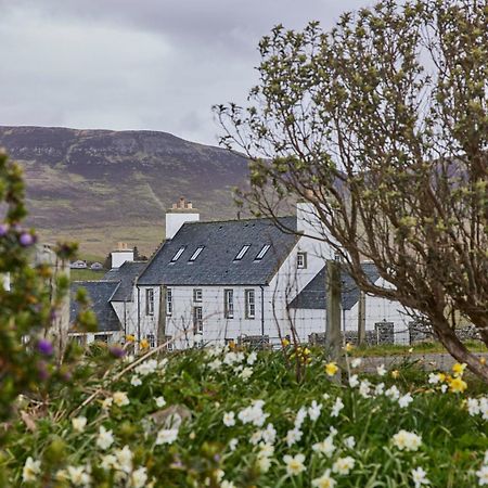 Monkstadt 1745 Restaurant With Rooms Portree Esterno foto