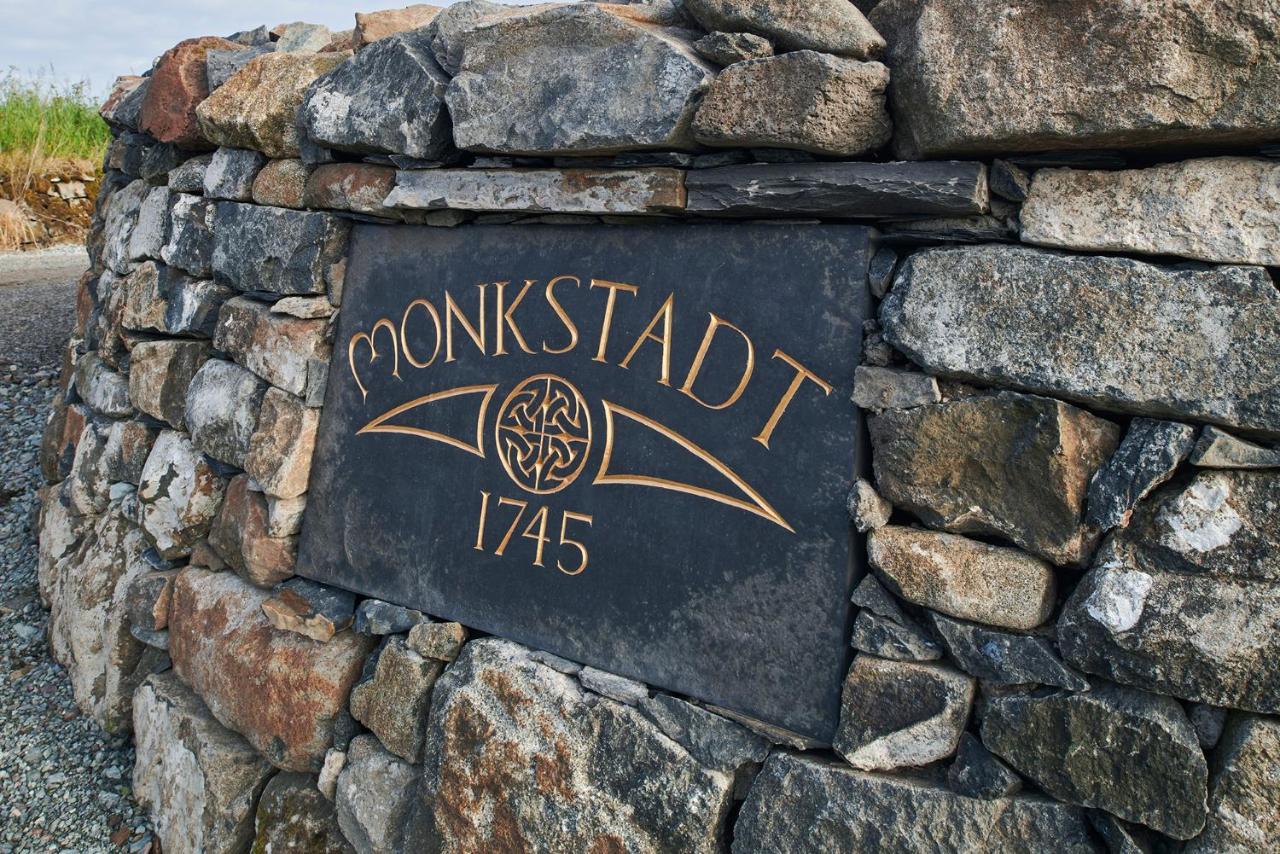 Monkstadt 1745 Restaurant With Rooms Portree Esterno foto