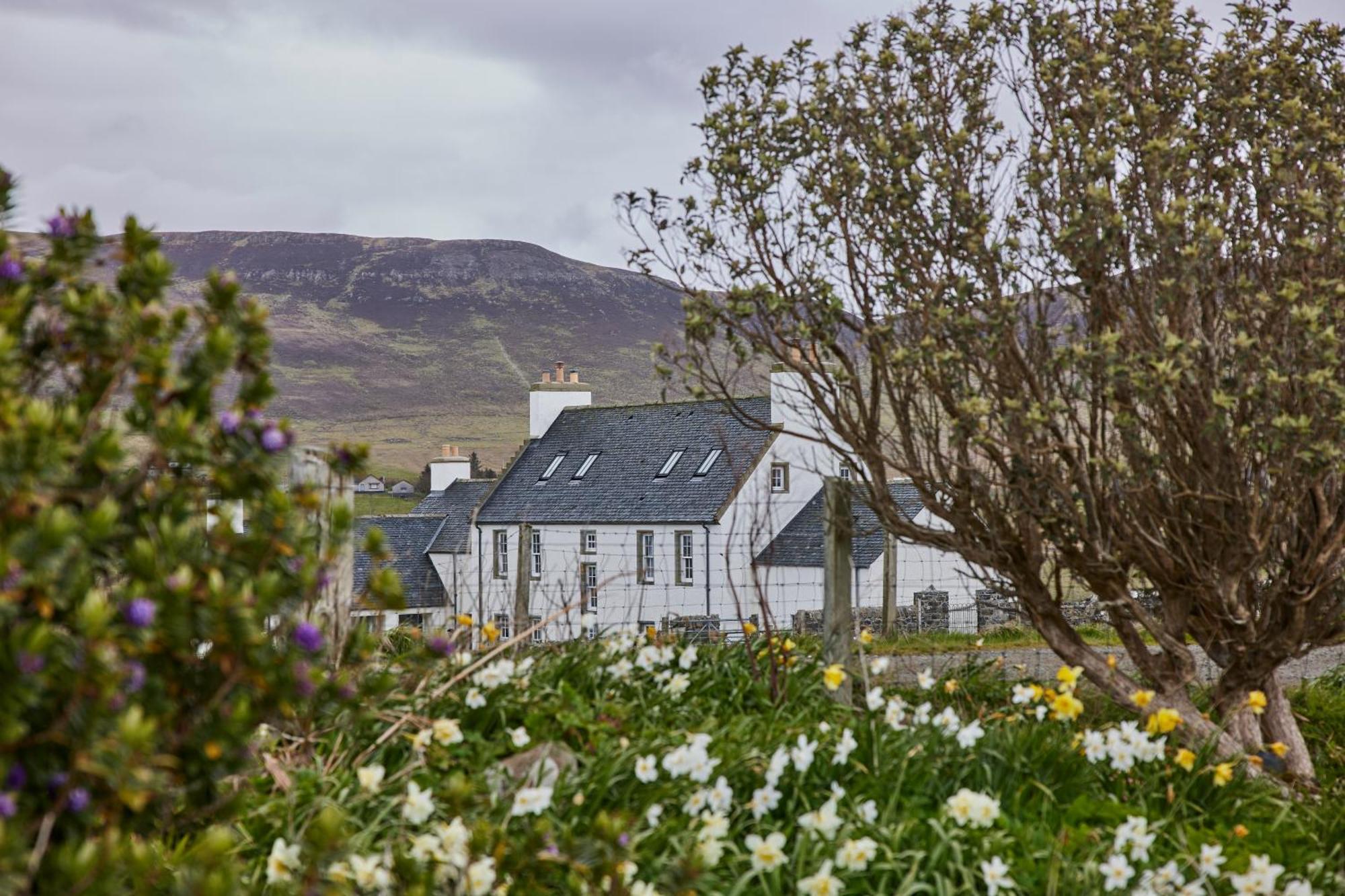 Monkstadt 1745 Restaurant With Rooms Portree Esterno foto
